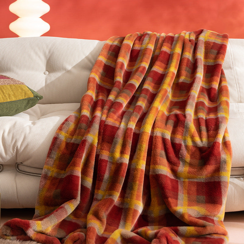 Cozy microfiber throw blanket with checkered pattern, extra soft thermal fleece and light heat effect LoungeYard — product view 2