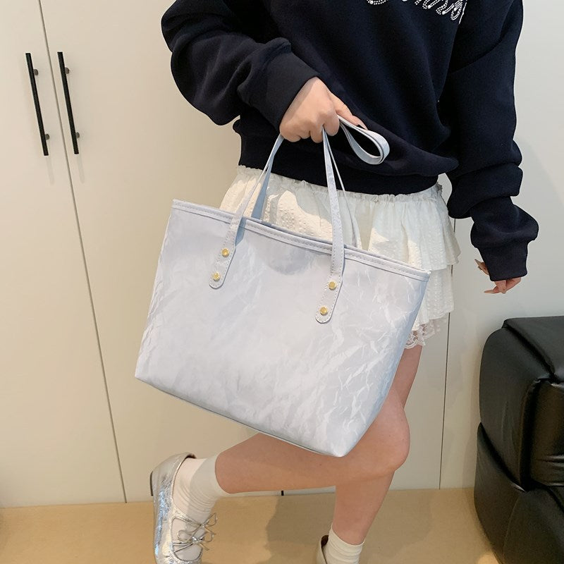 Versatile Everyday Tote Bag LoungeYard — product view 2