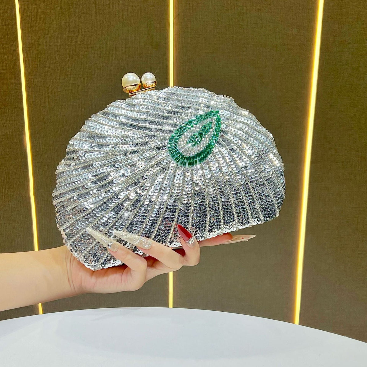 Beaded Shell-Shaped Evening Clutch — product view 4