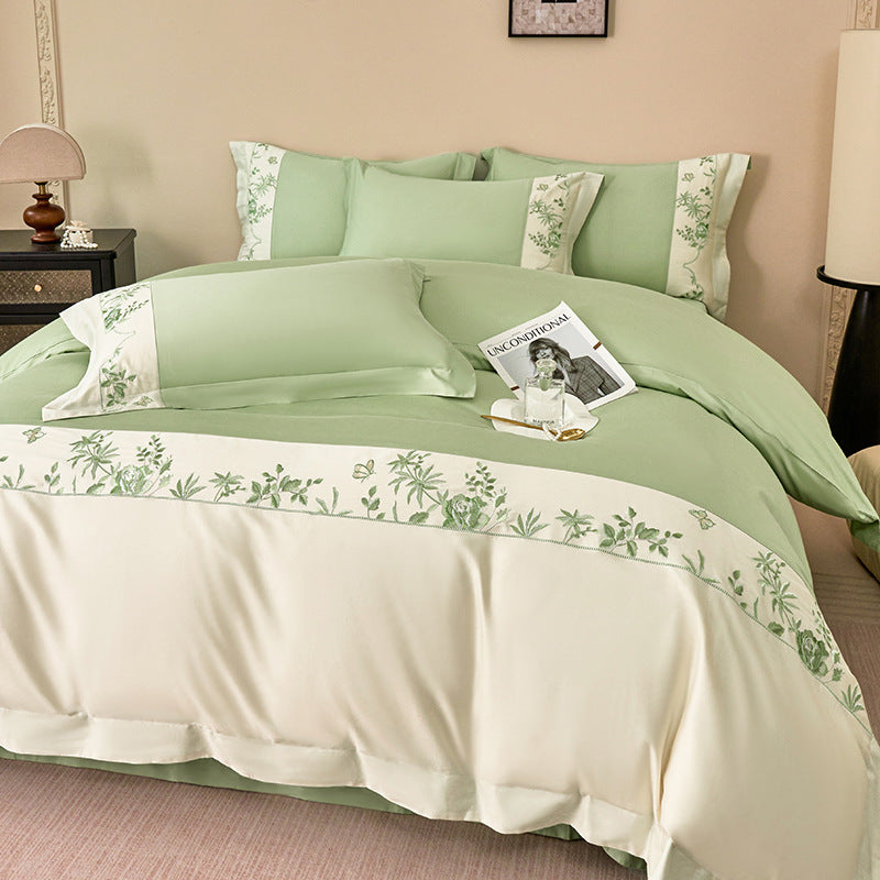 Luxurious bedding set with embroidered border and satin look — product view 1
