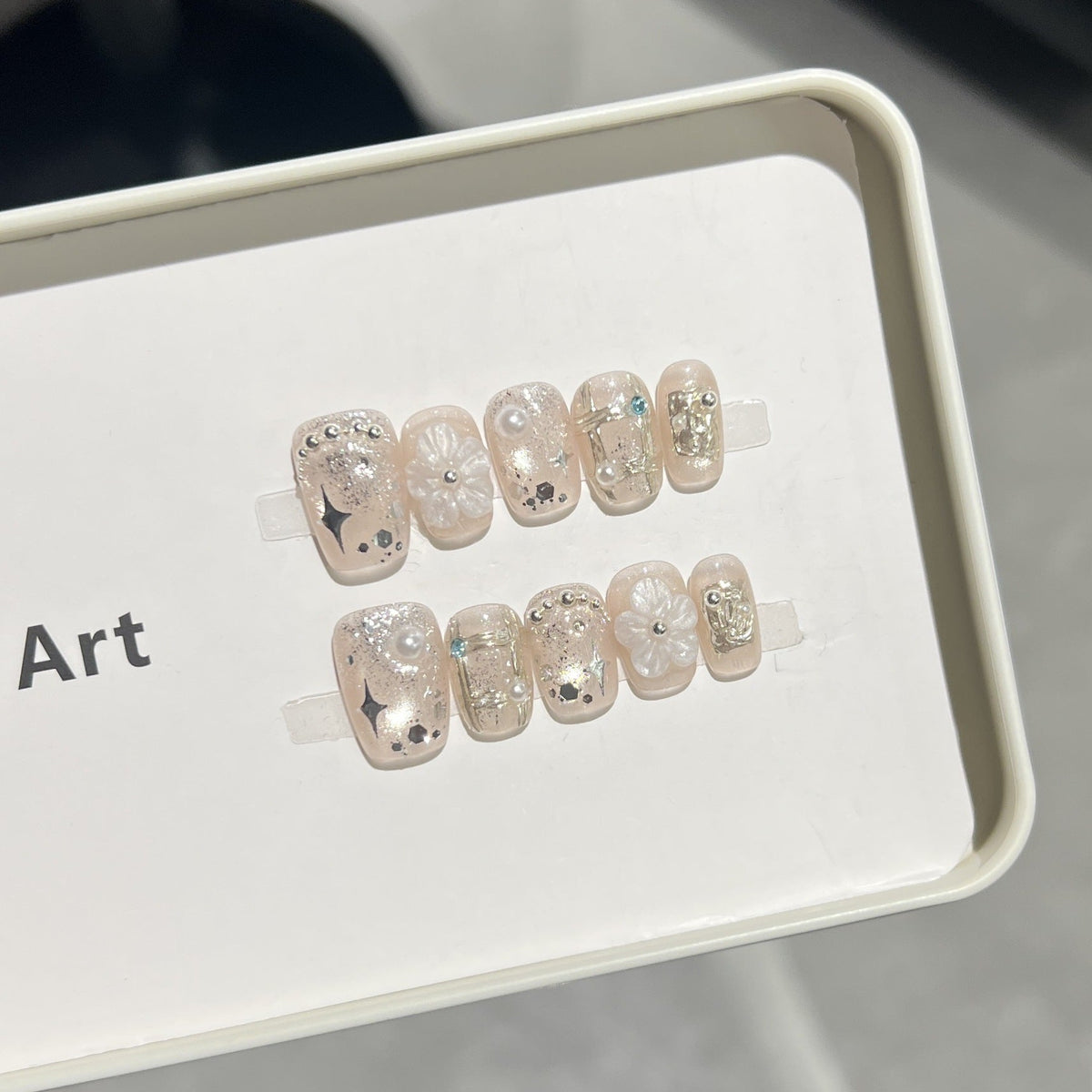 Premium Decorative Press-On Nail Art Set — product view 2