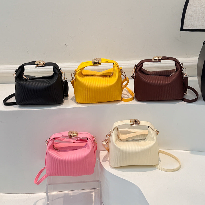 WoTextured Ribbed Handbag LoungeYard — product view 1