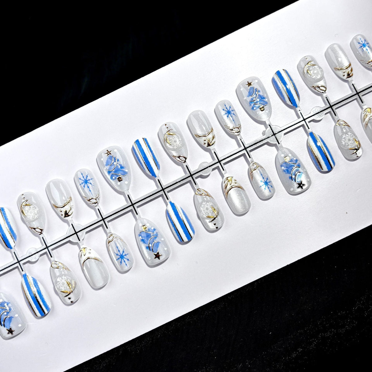 Chic Decorative Press-On Nail Art Set — product view 2