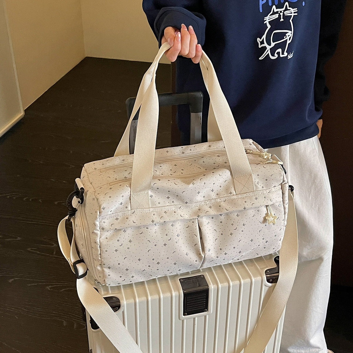 Stylish Versatile Travel Bag — product view 3