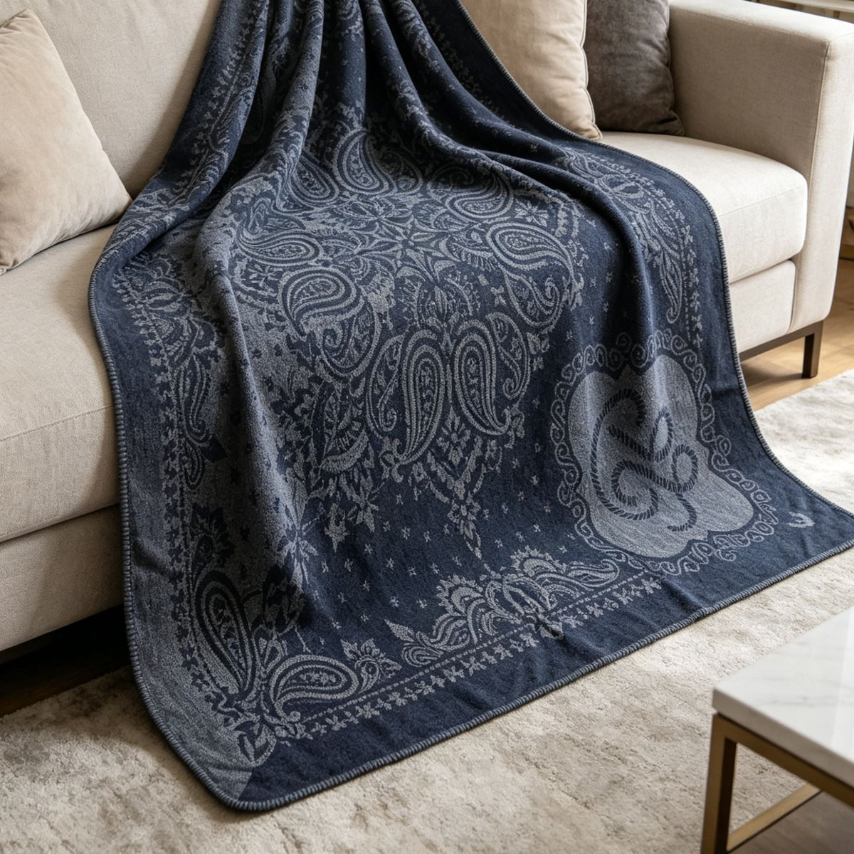Decorative Equestrian-Themed Throw Blanket — product view 1