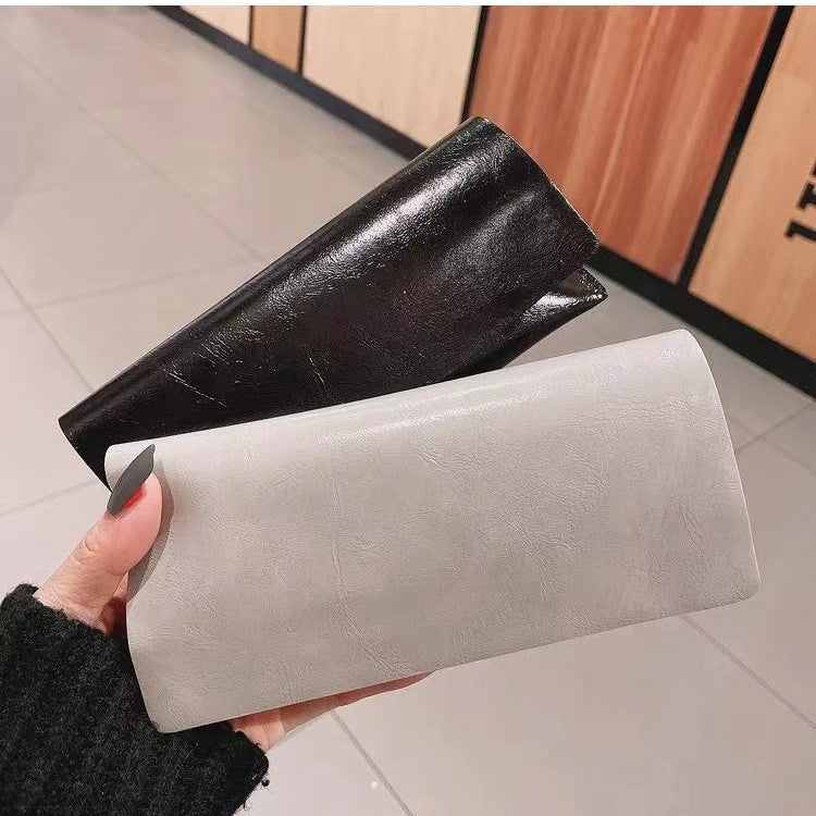 Compact Leather Wallet LoungeYard — product view 2