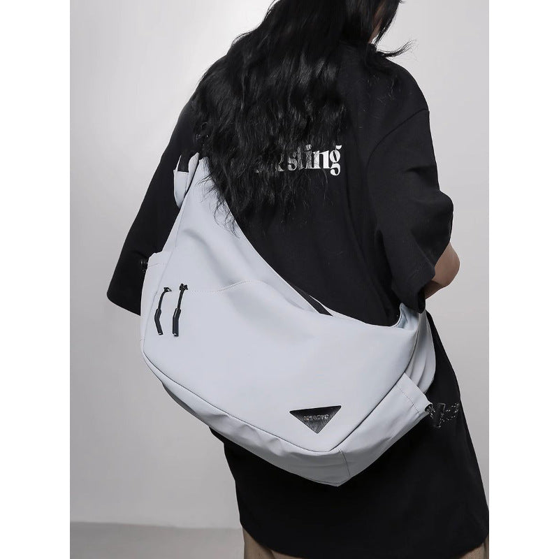 Ergonomic Travel Bag LoungeYard — product view 3