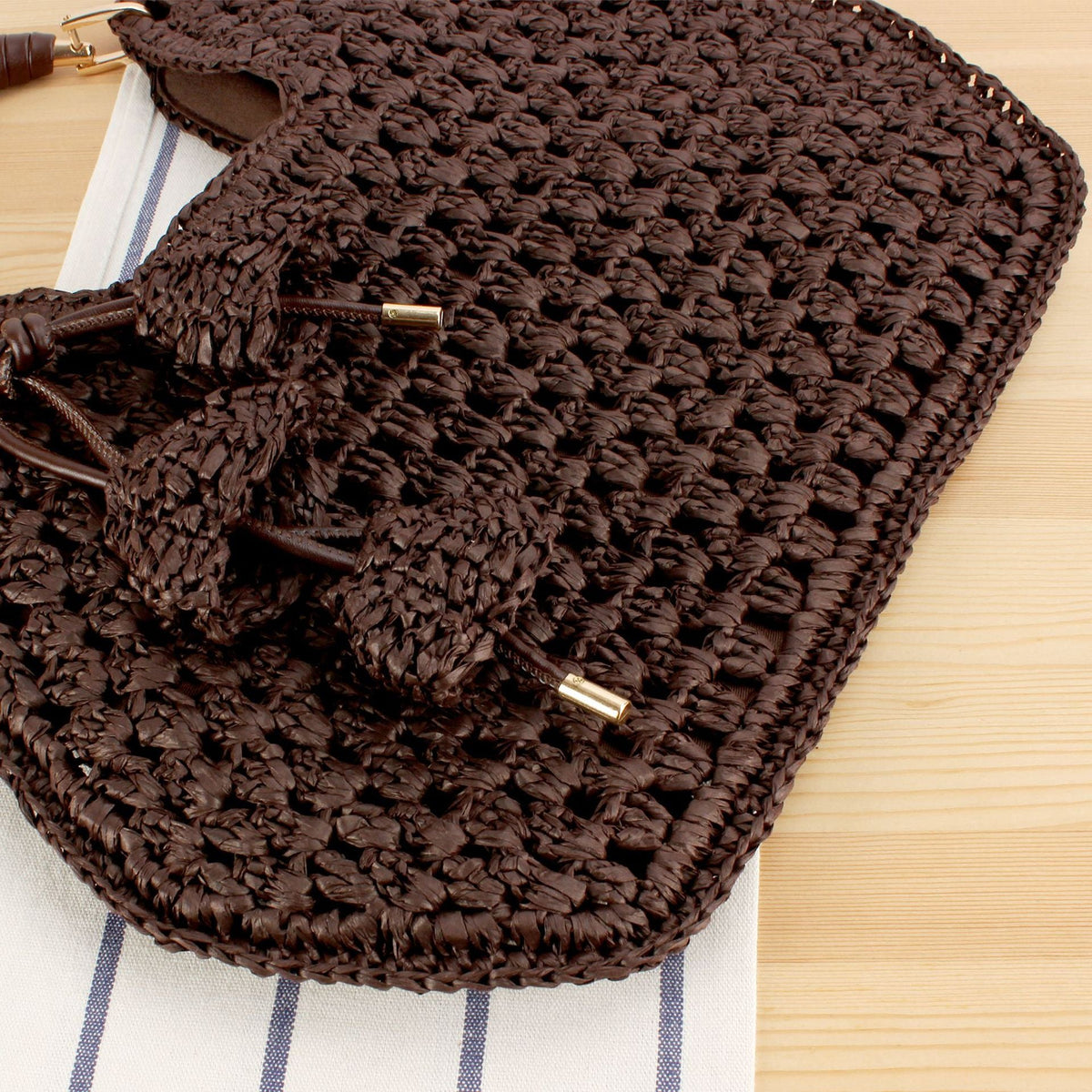 Handmade straw bag LoungeYard — product view 4