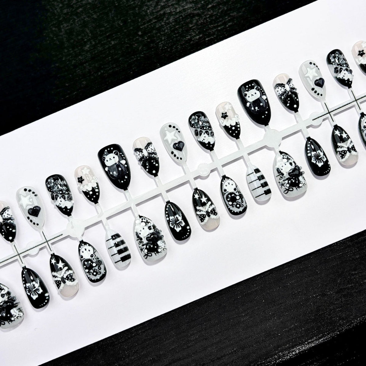 Artistic Press-On Nail Art Set with Creative Designs — product view 2