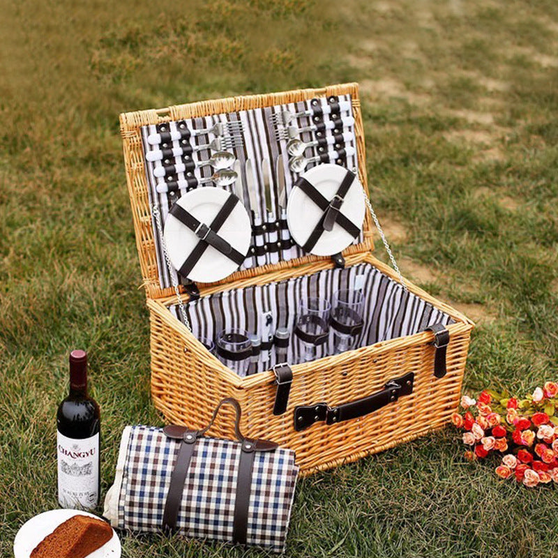 Rustic picnic basket with dish set LoungeYard — product view 2