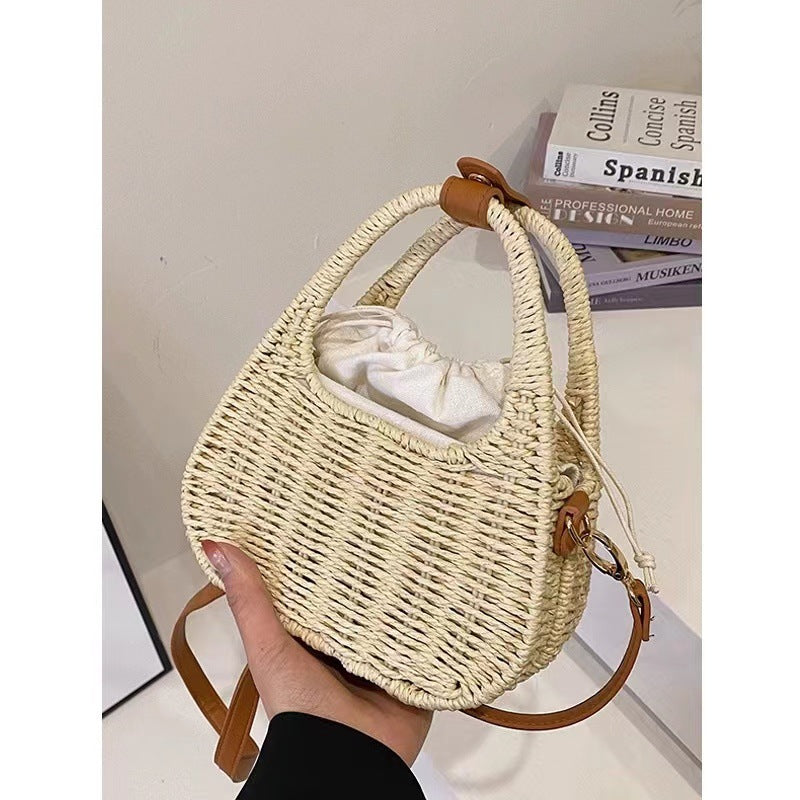 Fashionable wicker handbag with elegant leather detail LoungeYard — product view 6