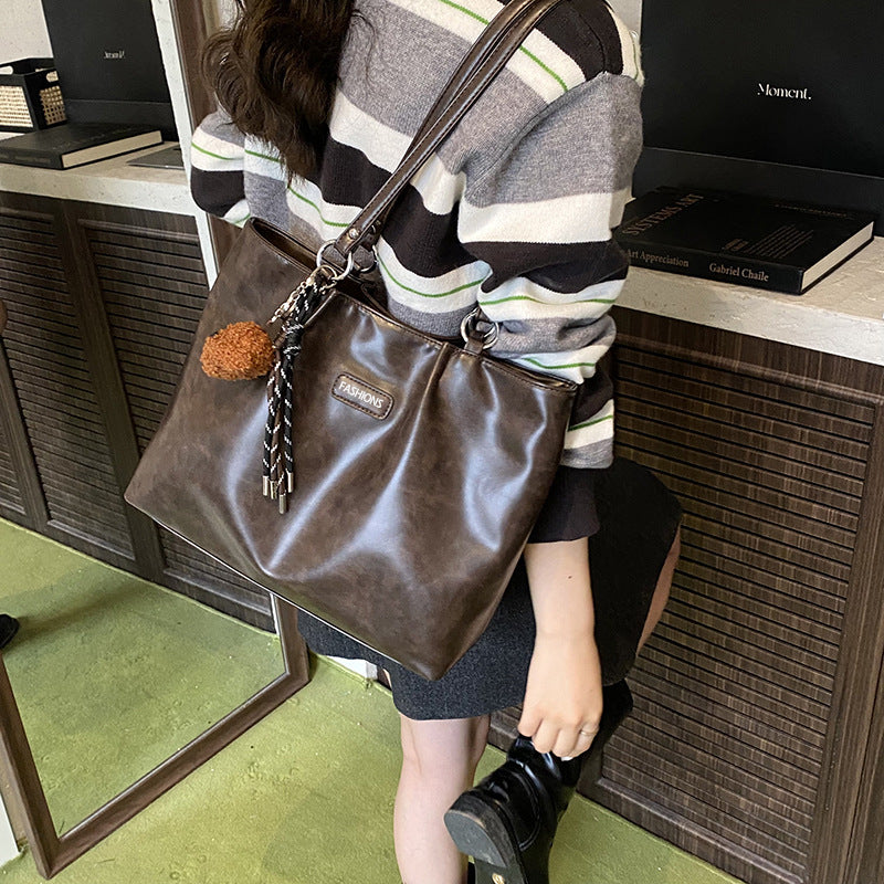Chic Leather Handbag LoungeYard — product view 4