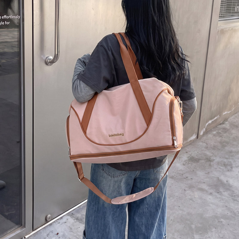 Spacious Overnight Duffle Bag — product view 4