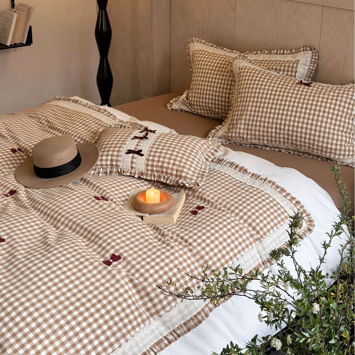 Checked bedding set in Vichy check with ruffles and lace edge — product view 2