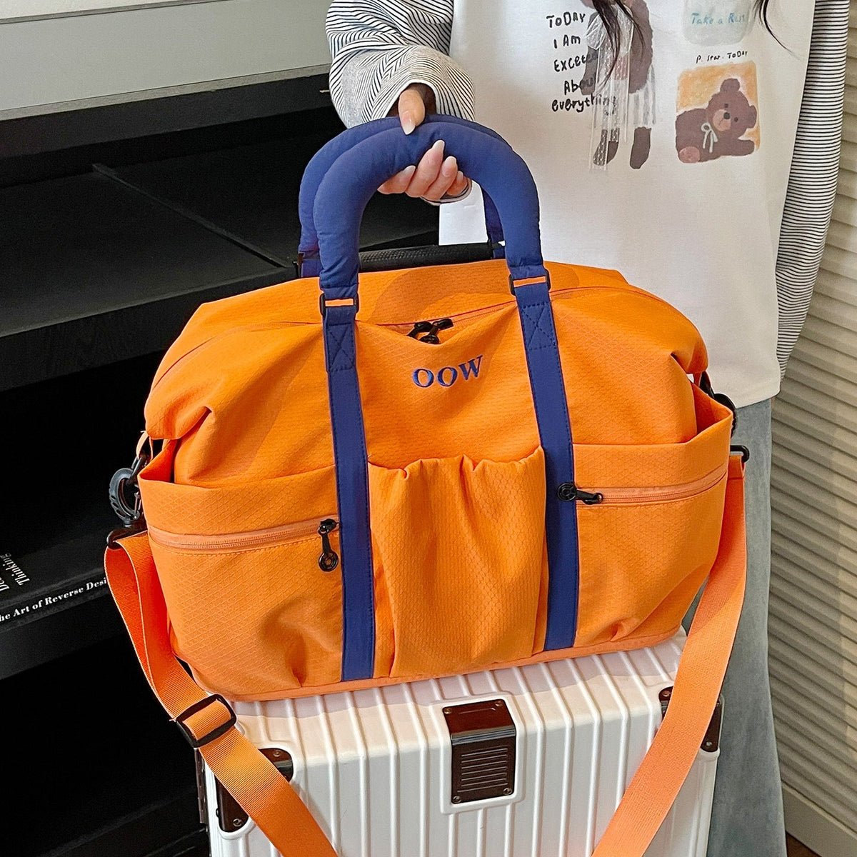 Versatile Sports Travel Bag LoungeYard — product view 4
