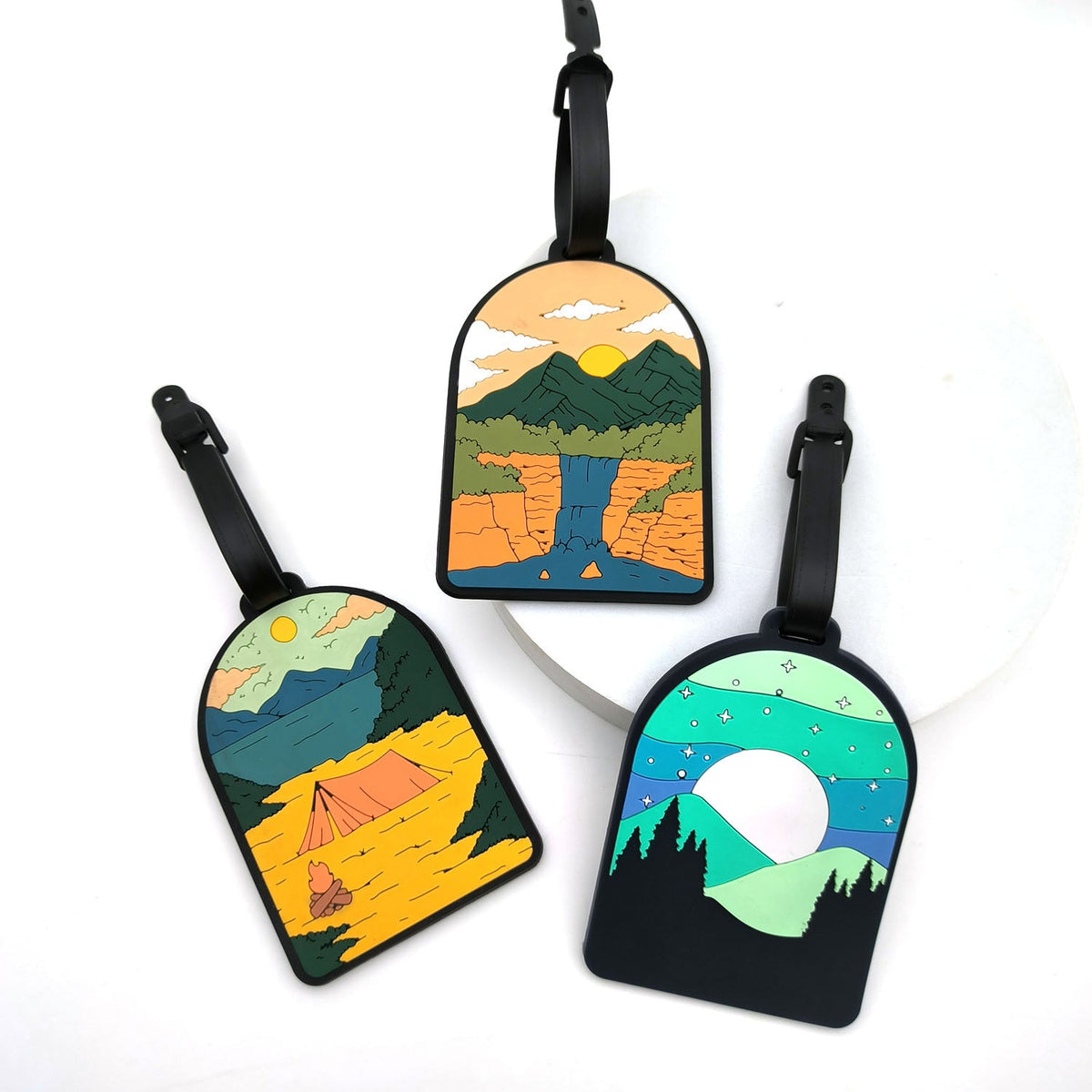 illustrated scenic silicone luggage tag LoungeYard — product view 5