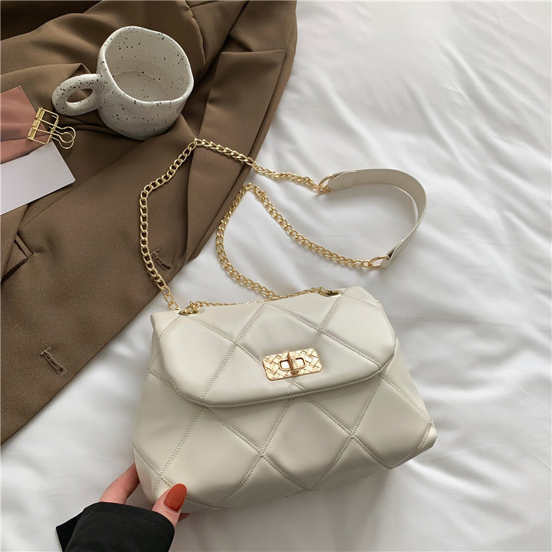 Elegant Quilted Shoulder Handbag — product view 4