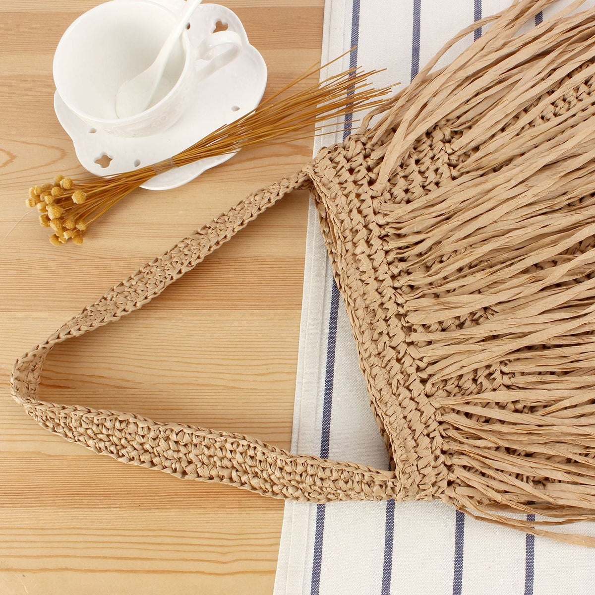 Braided summer handbag with fringed design LoungeYard — product view 2