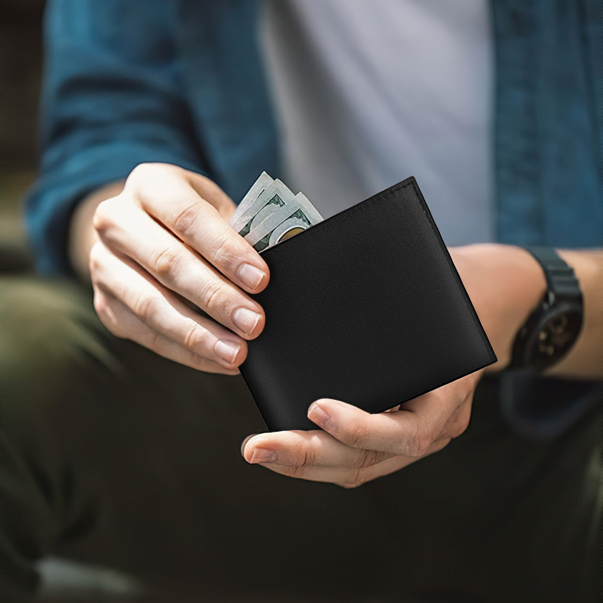 Timeless Bi-Fold Leather Wallet LoungeYard — product view 2