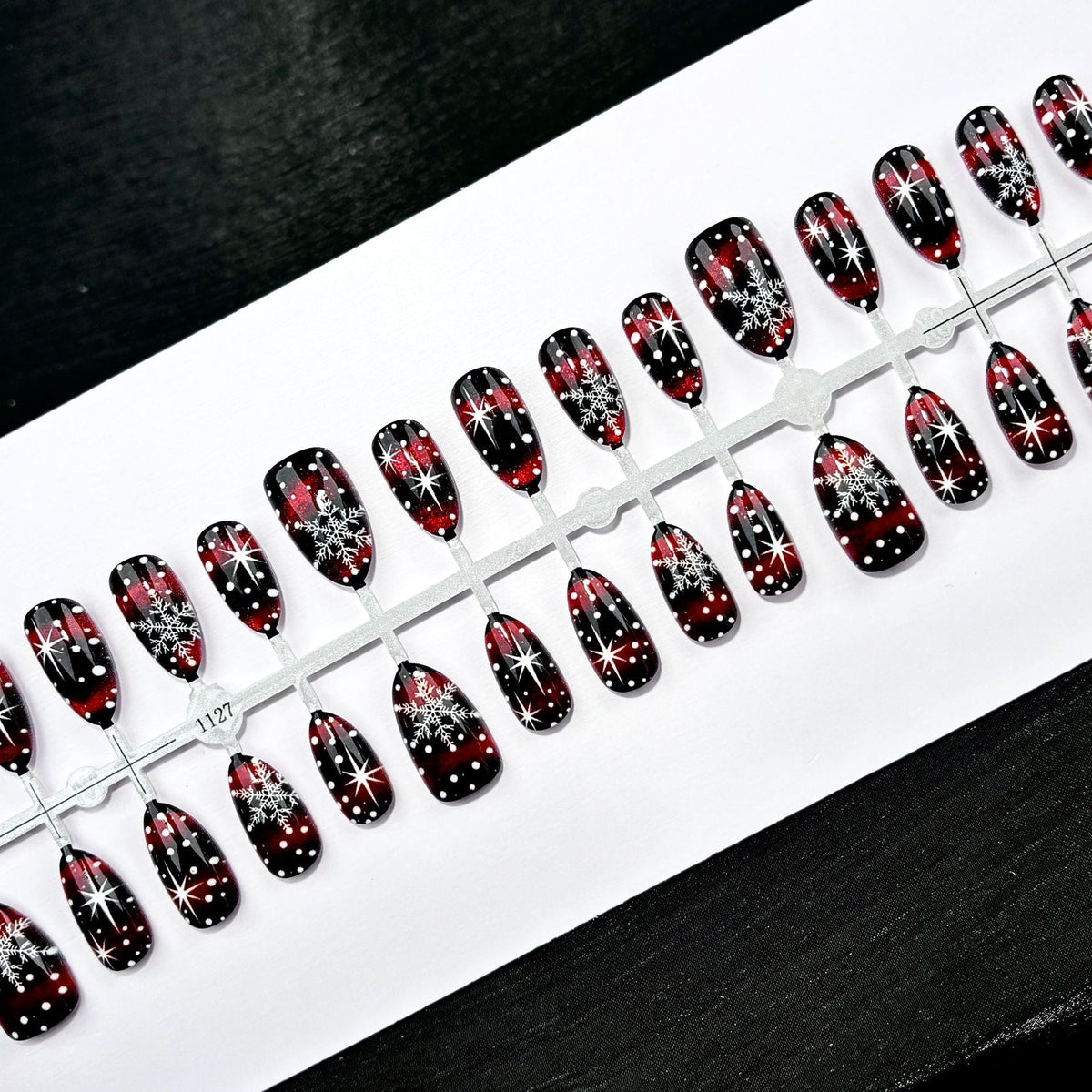 Festive Snowflake Press-On Nail Art — product view 2