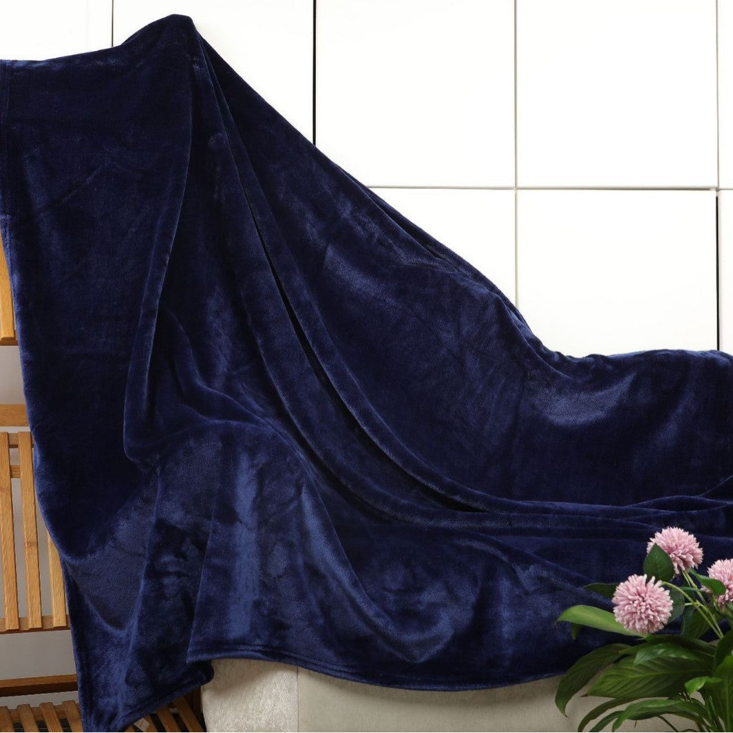 Luxurious Velvet Soft Throw Blanket — product view 7