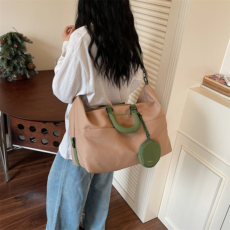 Chic Travel Weekender Bag LoungeYard — product view 2