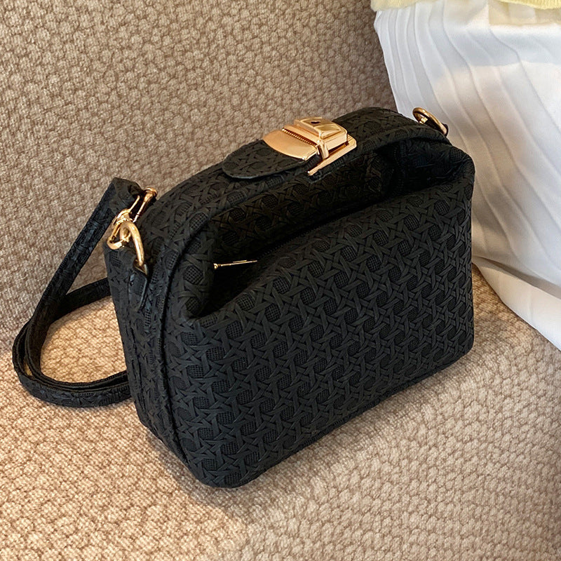 Woven Handheld Bag — product view 4