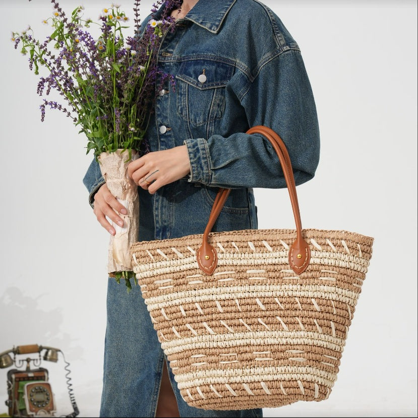 Beach bag made of braided natural material LoungeYard — product view 1