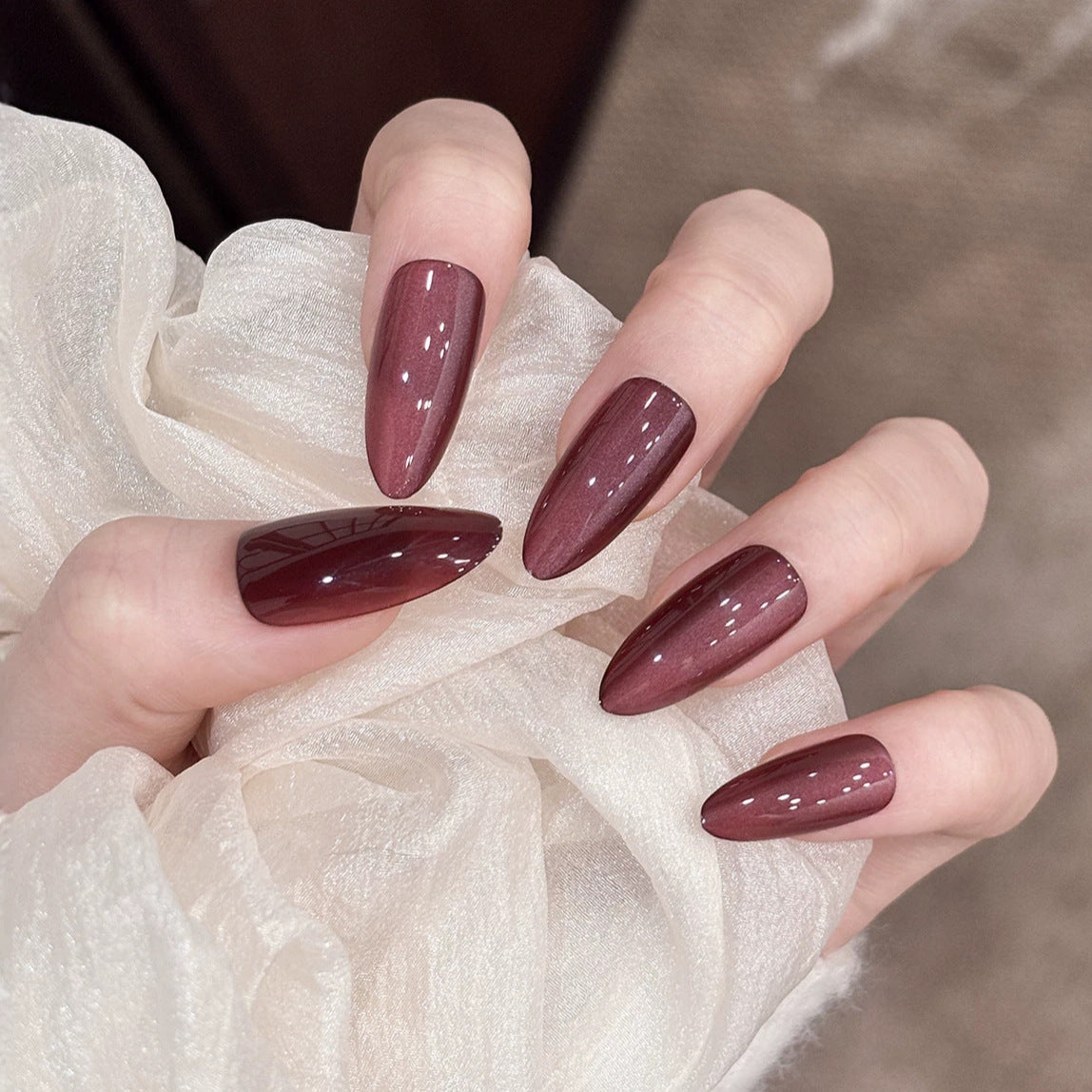 Stylish Almond-Shaped Press-On Nail Set — product view 1