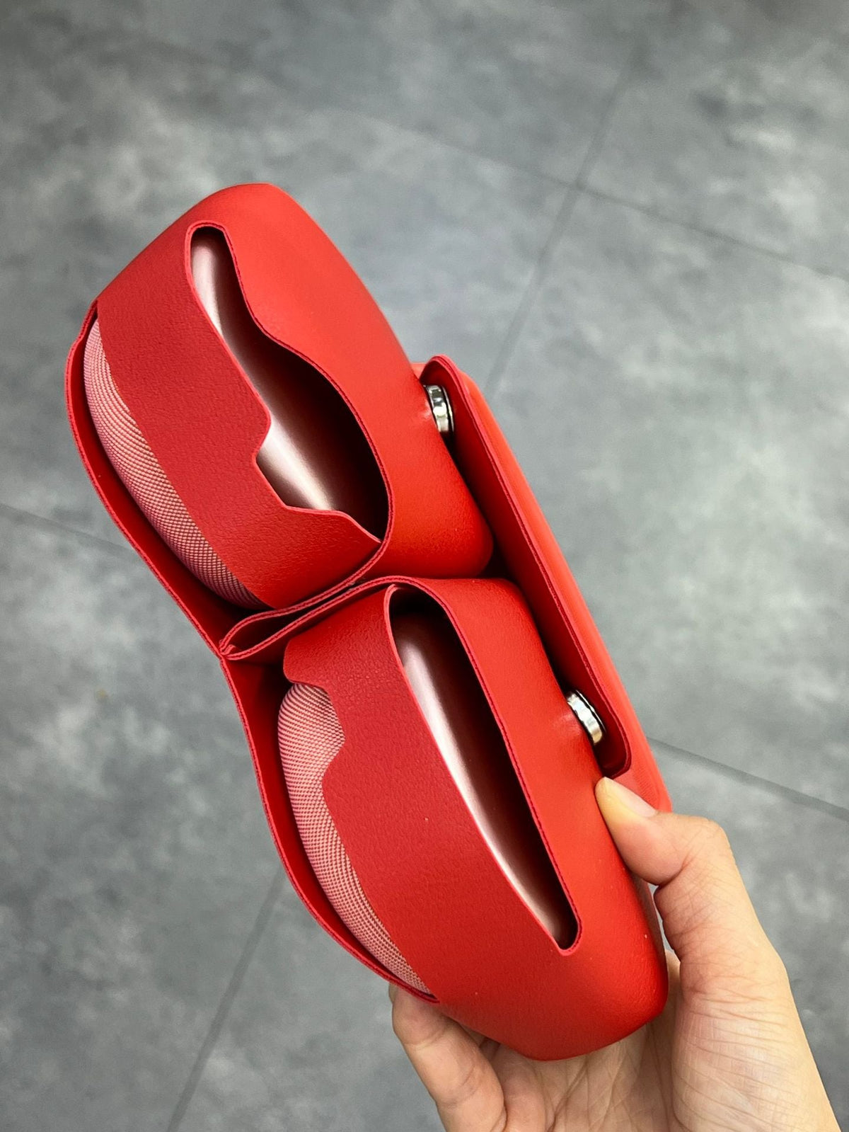Multimedia Storage Case LoungeYard — product view 5
