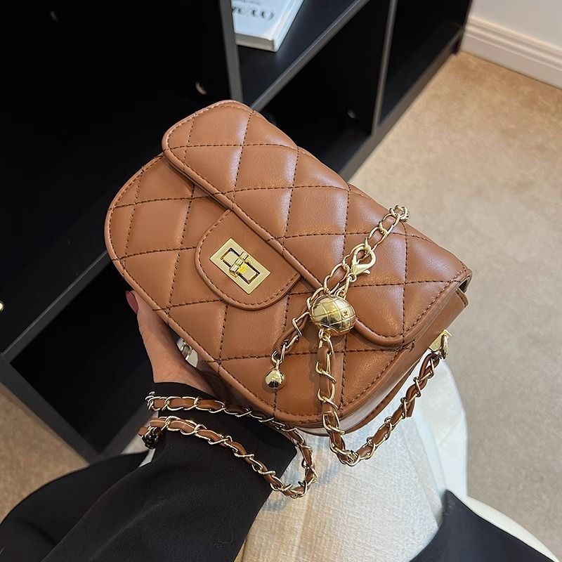 Quilted Elegance Shoulder Bag LoungeYard — product view 4