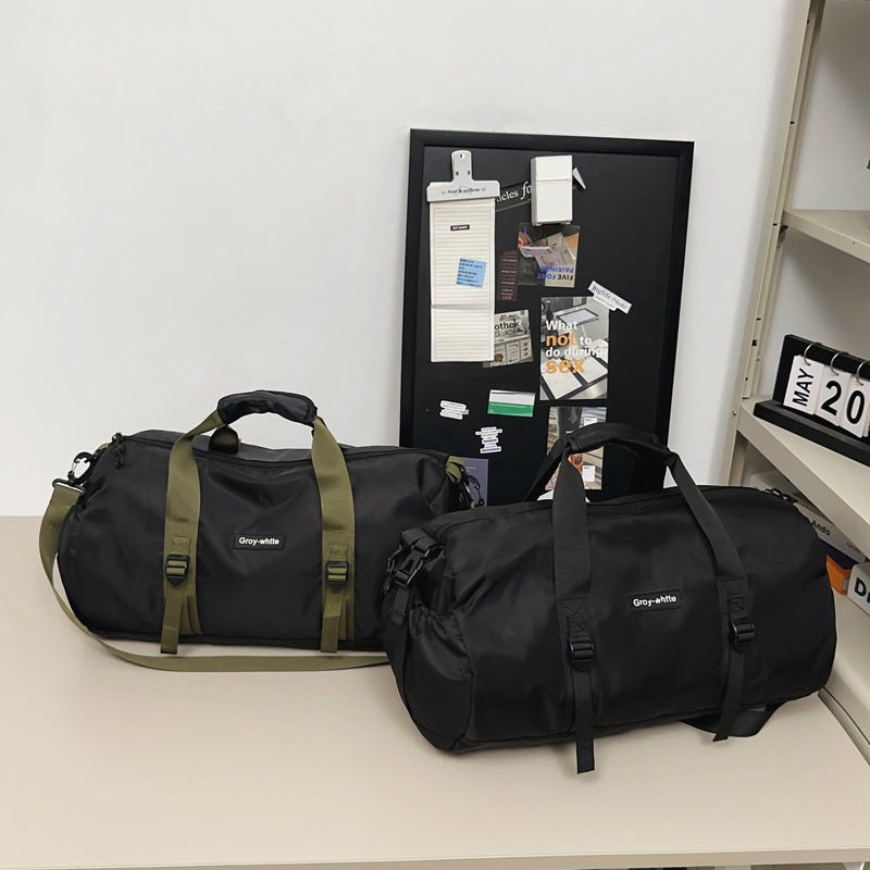 Sporty multifunctional travel bag with ergonomic shoulder straps LoungeYard — product view 1