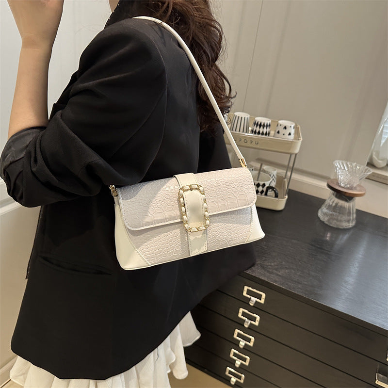 Crocodile Patterned Chain Strap Handbag LoungeYard — product view 2
