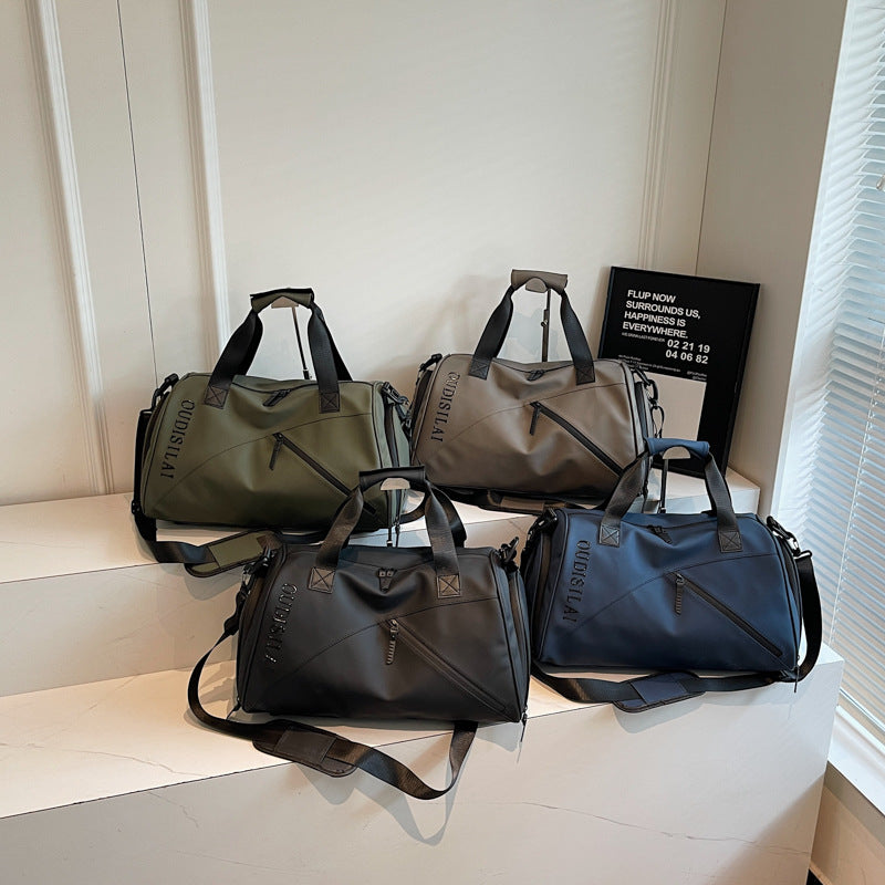 Ladies sporty duffle bag with versatile compartment system LoungeYard — product view 4