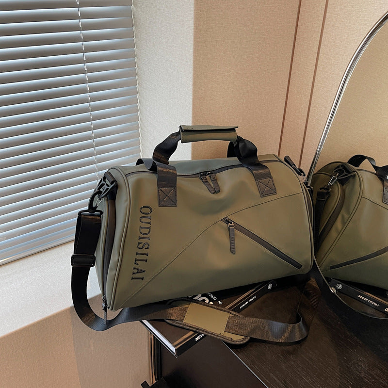Ladies sporty duffle bag with versatile compartment system LoungeYard — product view 5