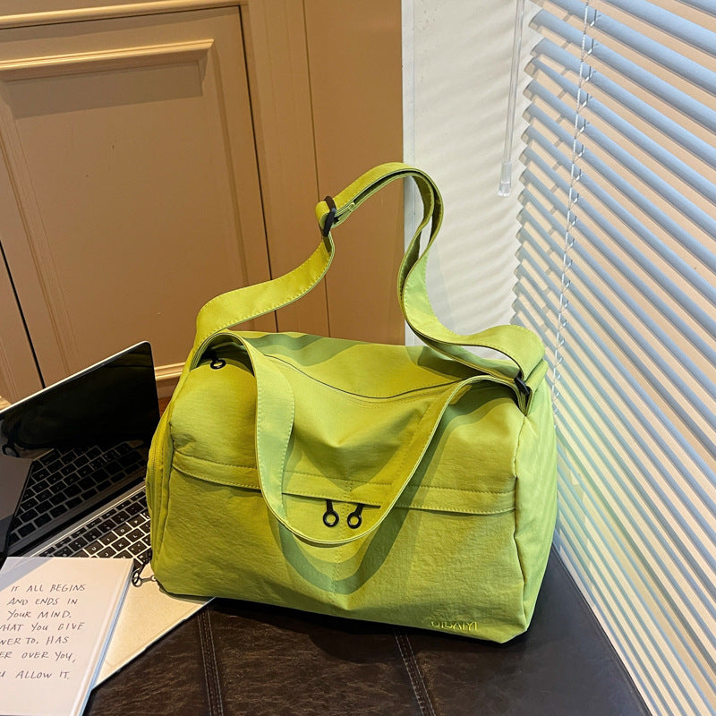 Versatile Urban Utility Messenger Bag LoungeYard — product view 2