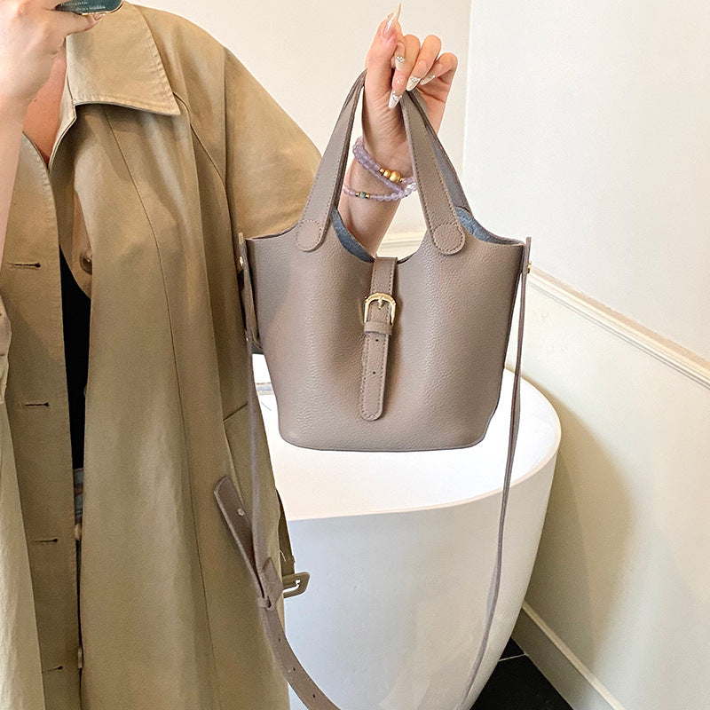 Elegant Structured Tote Bag LoungeYard — product view 2