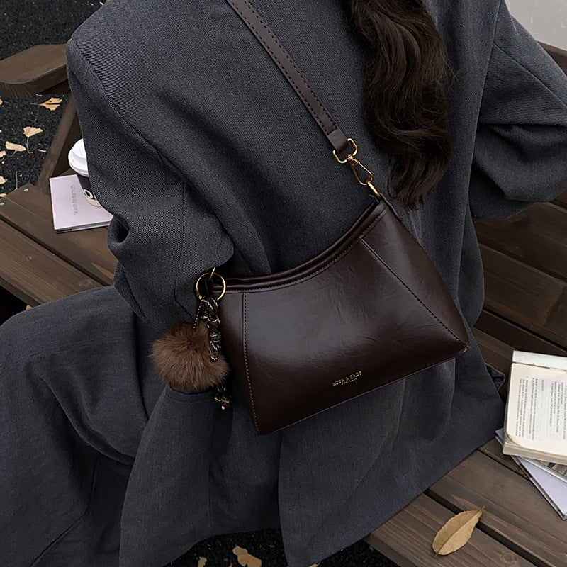 Chic Minimalist Shoulder Bag LoungeYard — product view 3