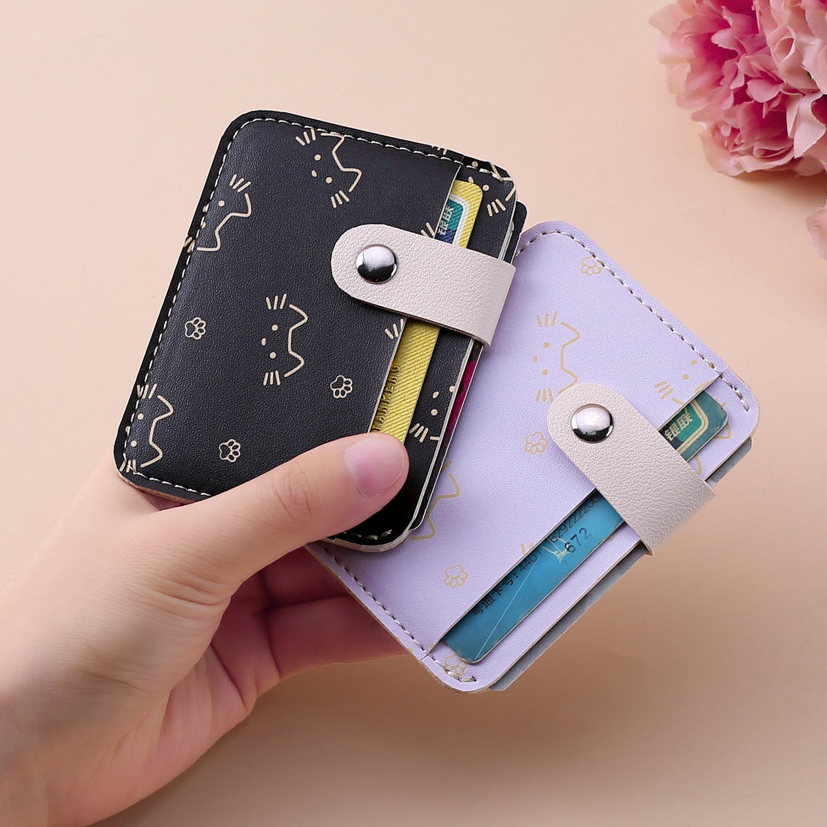 Adorable Cat-Themed Cardholder — product view 1