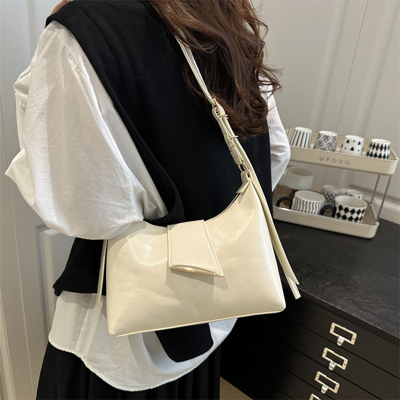 Luxurious Patent Leather Shoulder Bag LoungeYard — product view 3