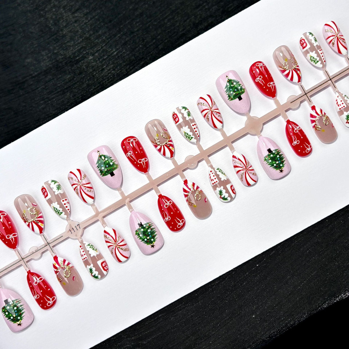 Creative Seasonal Decorative Press-On Nail Kit — product view 2