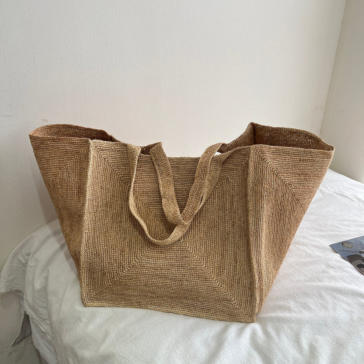 Handcrafted straw bag with stylish design LoungeYard — product view 1