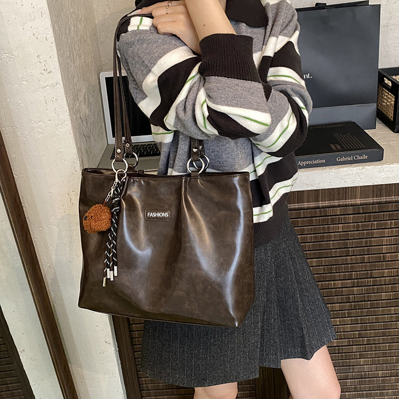 Chic Leather Handbag LoungeYard — product view 2