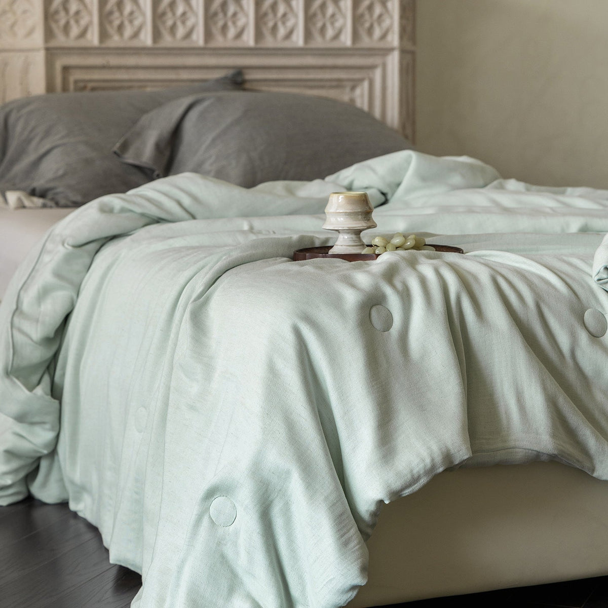 Linen duvet cover with natural washed look and concealed button closure — product view 4