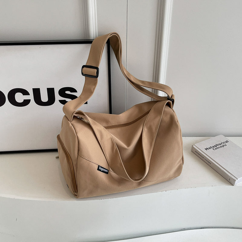 Tote bag with adjustable shoulder strap and spacious inner compartment LoungeYard — product view 7