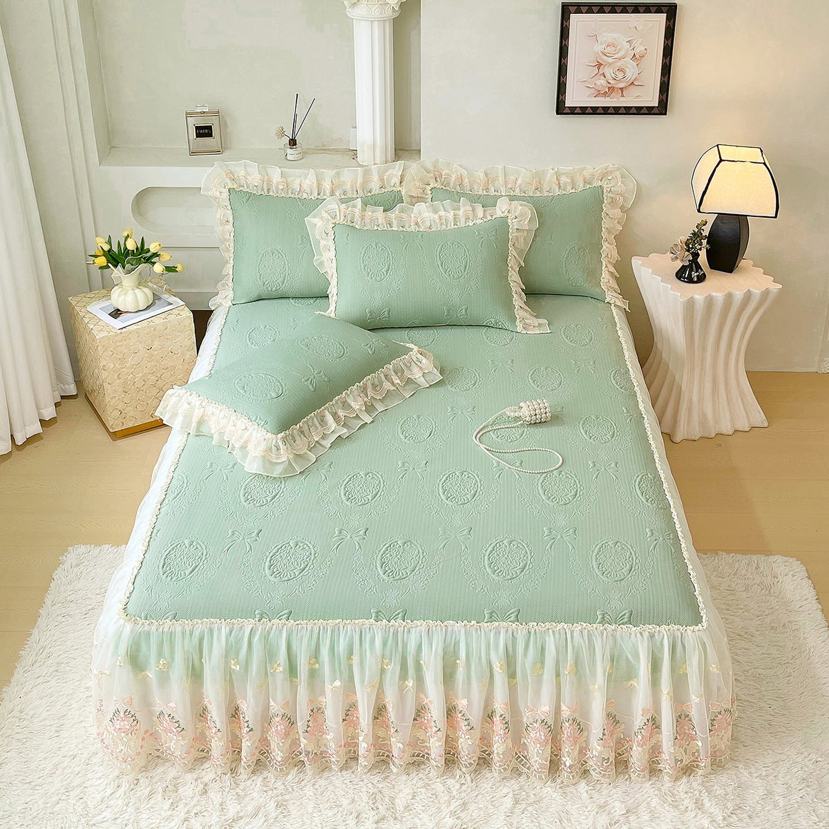 Elegant Ruffled Bedspread Set — product view 2