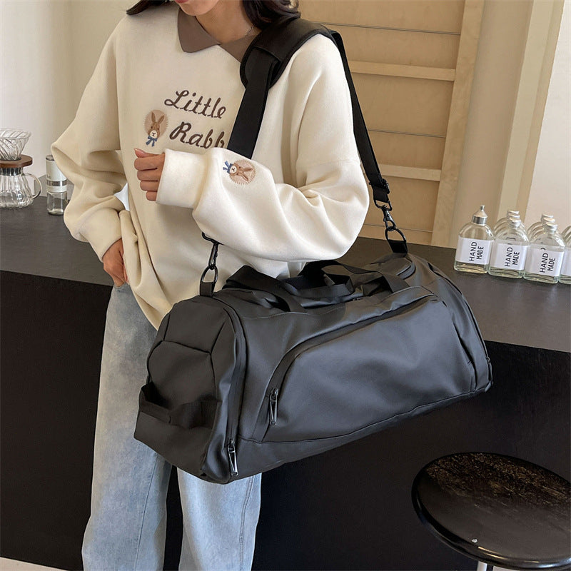 Versatile Travel Fitness Duffle Bag LoungeYard — product view 4