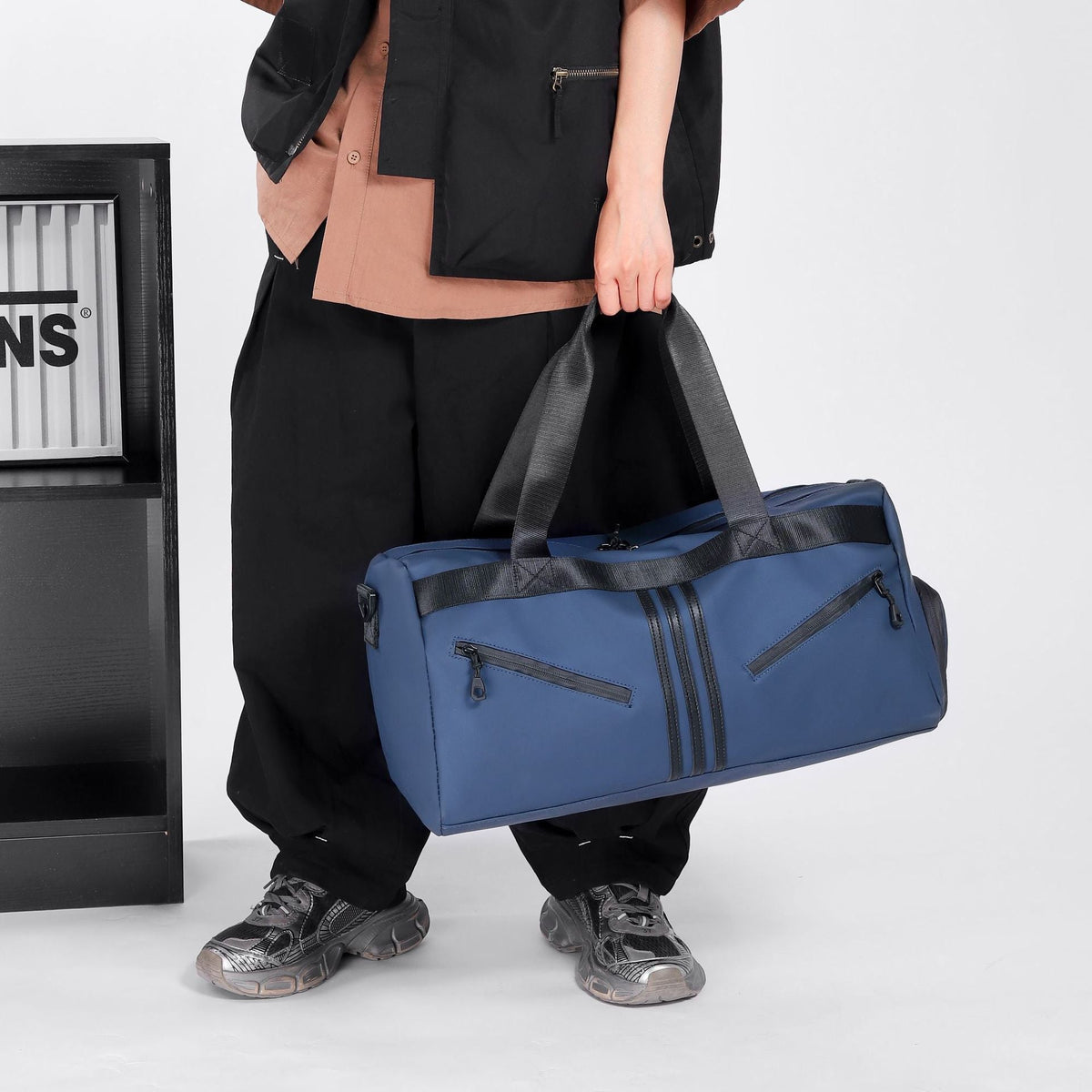 Premium Multifunctional Sports Duffle Bag LoungeYard — product view 2