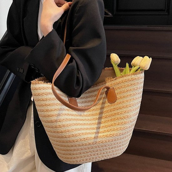 Beach bag with unique woven design LoungeYard — product view 2