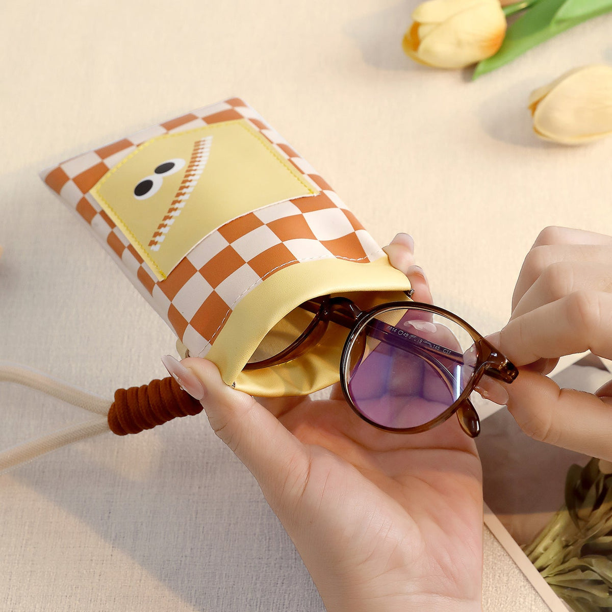 Cute Butterfly-Themed Zippered Pouch — product view 4